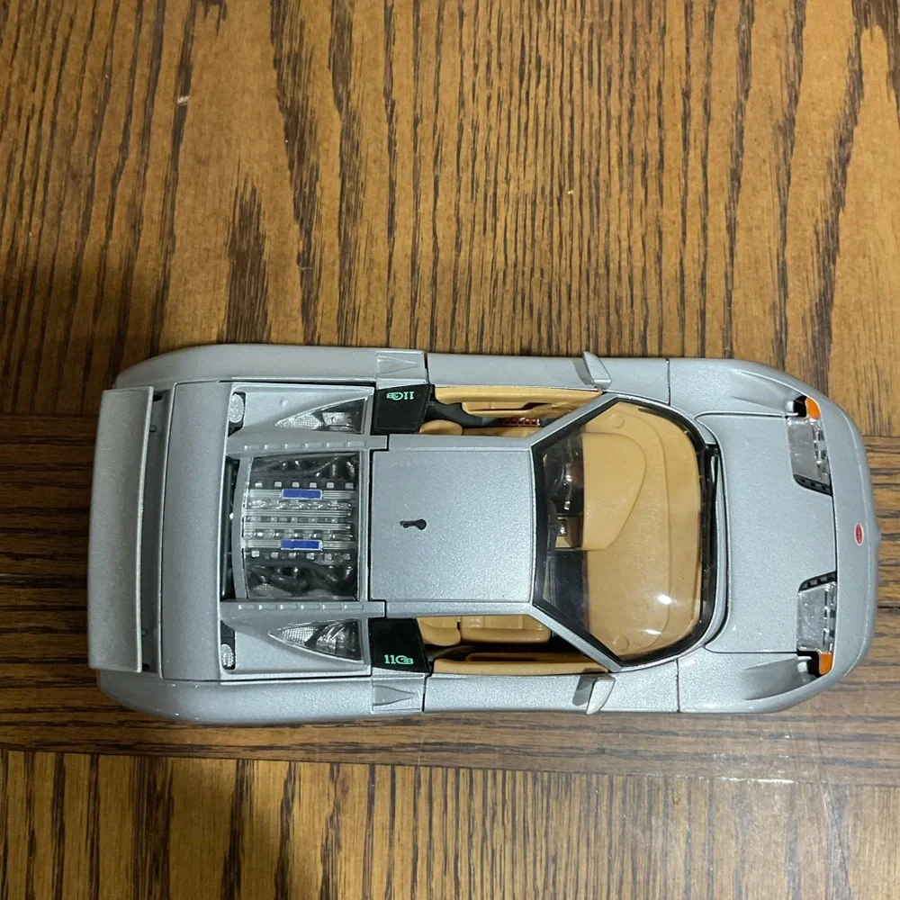 Bugatti Eb Die Cast Model Car with Black Undercarriage 1/18